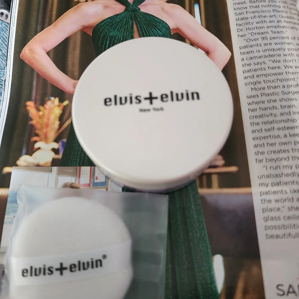 Elvis + Elvin Hyaluronic lavender setting powder with fullerene BNIB BNWT
